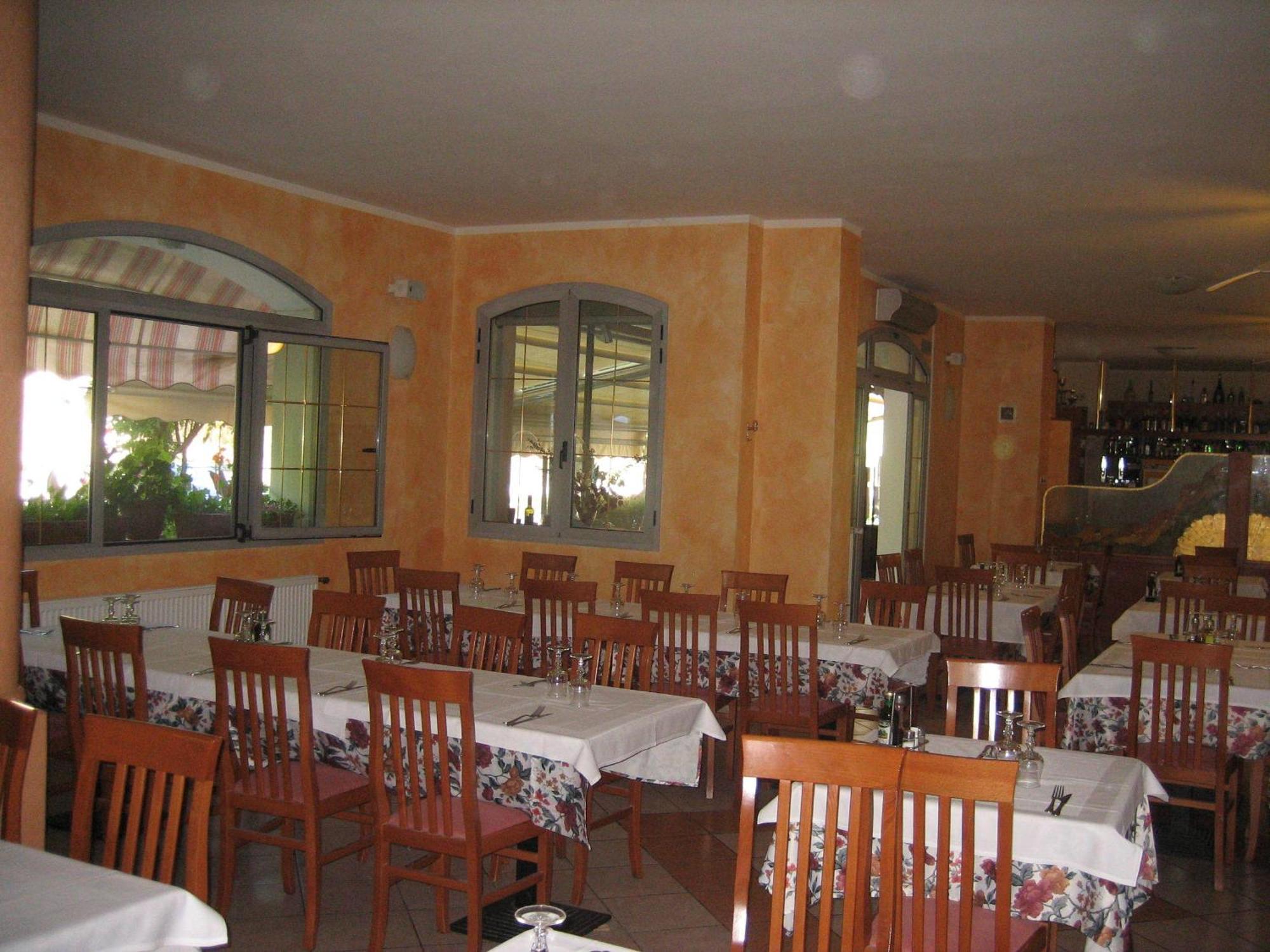 Albergo Ristorante Sterlina Grizzana エクステリア 写真