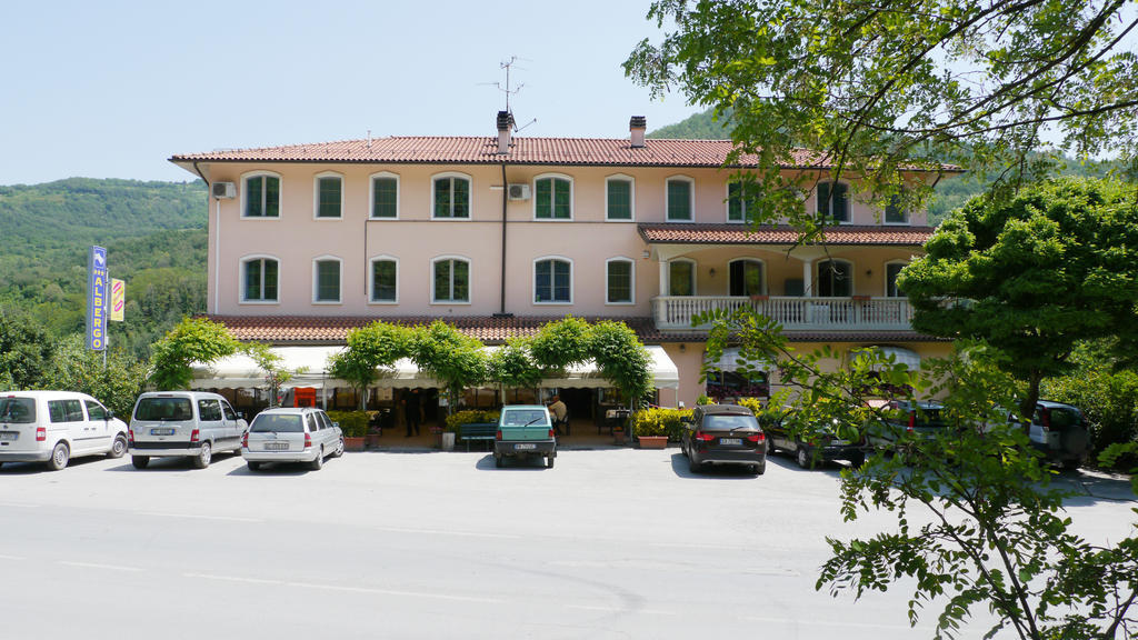 Albergo Ristorante Sterlina Grizzana エクステリア 写真